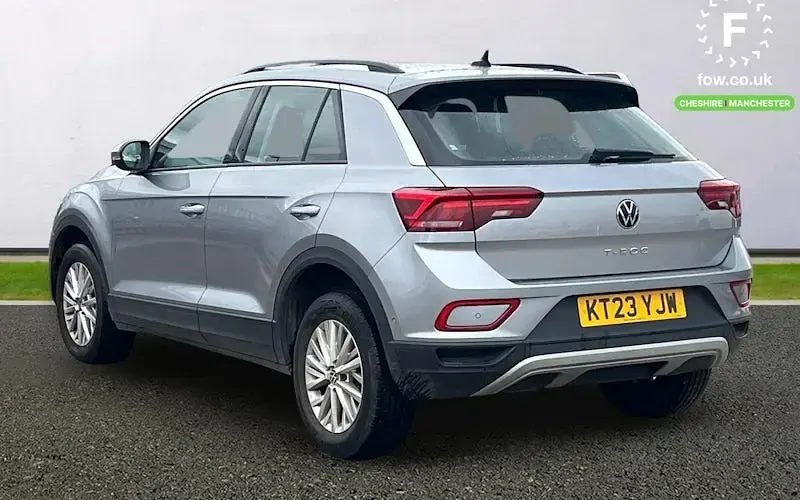 Usado VW T-Roc Life 150 HP (110 kW) 2023 Prateado SUV