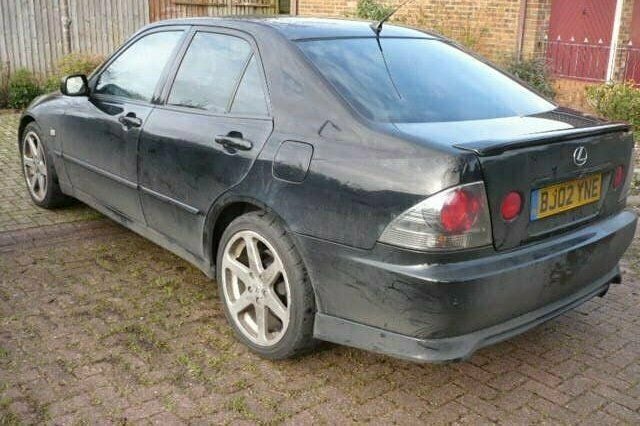 Used Lexus IS300 211 HP (155 kW) 2002 Sedan