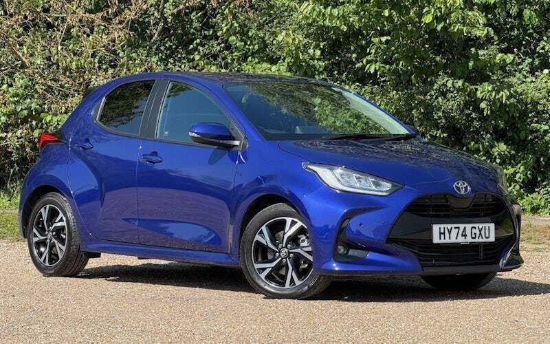 Juniper blue Used 2024 Toyota Yaris Hybrid Design Hatchback | £19,880 (Fair price) - Image 1/4