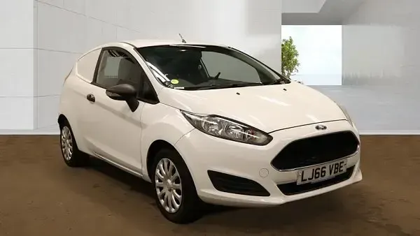 Używany Ford Fiesta 75 KM (55 kW) 2016 Biały Hatchback