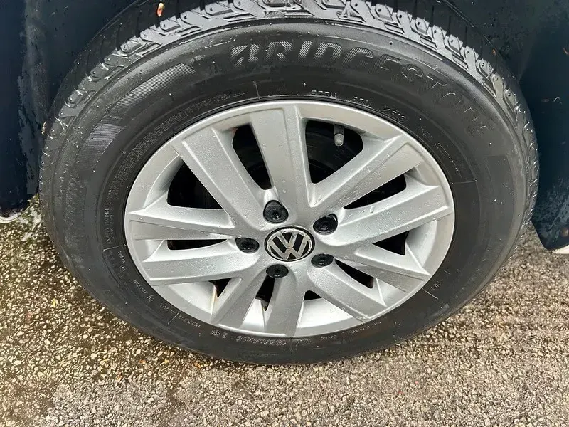 Usado VW Caddy Highline 2012 Branco Monovolume