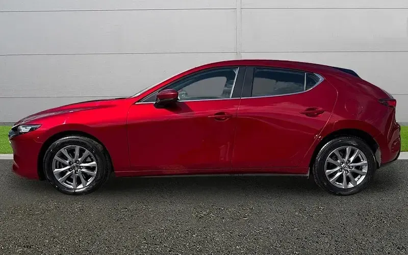 Usado Mazda 3 186 HP (136 kW) 2022 Vermelho Citadino