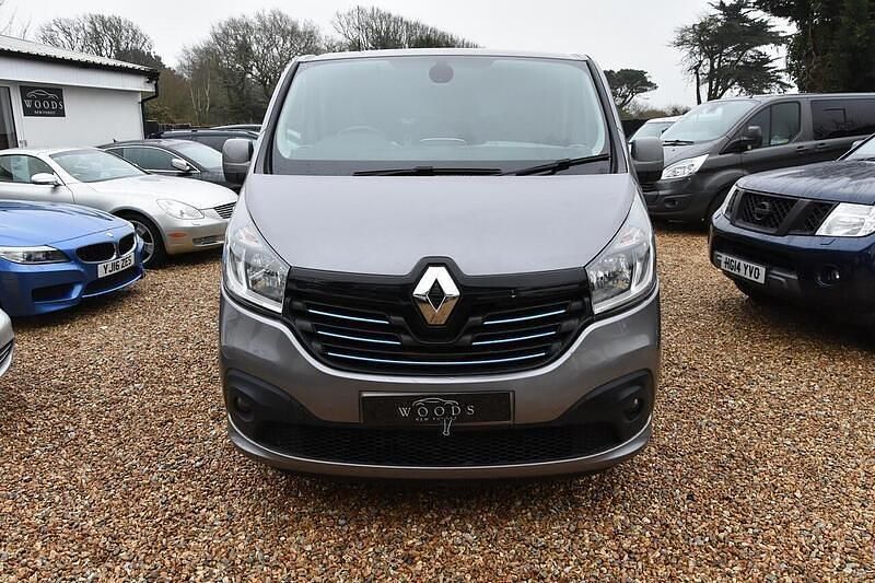 Used Renault Trafic 2018 Grey MPV