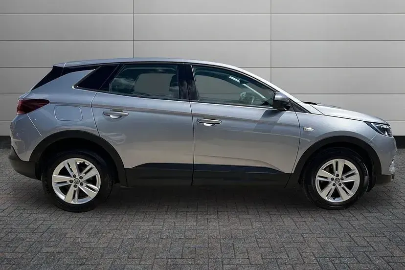 Used Vauxhall Grandland X 130 HP (95 kW) 2020 Grey SUV