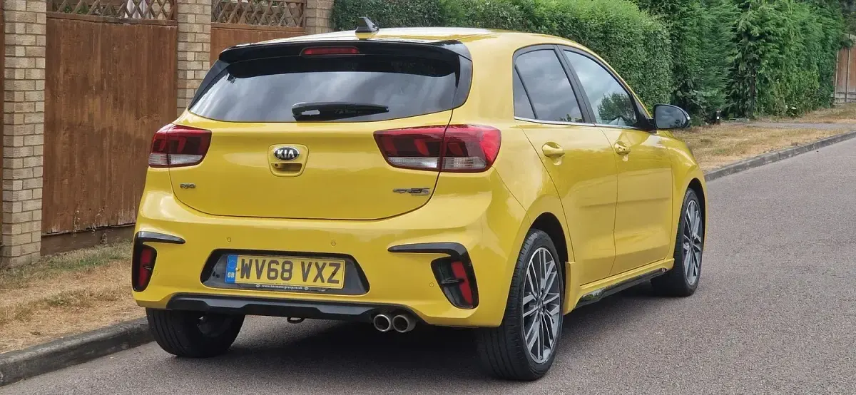 Used Kia Rio GT-Line S 118 HP (86 kW) 2018 Yellow Hatchback