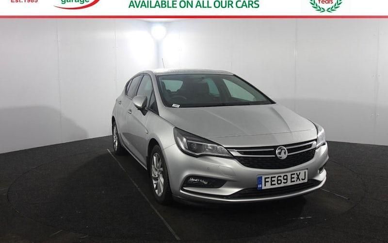 Used Vauxhall Astra Design Edition 110 HP (80 kW) 2019 Silver Hatchback