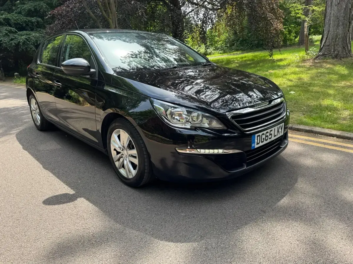 Used Peugeot 308 Active 100 HP (73 kW) 2015 Black Hatchback