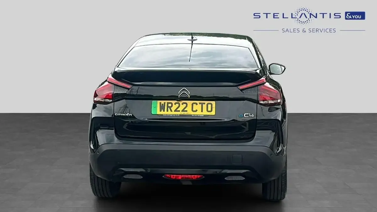 Used Citroën e-C4 Shine 98 kW (134 HP) 2022 Black Hatchback