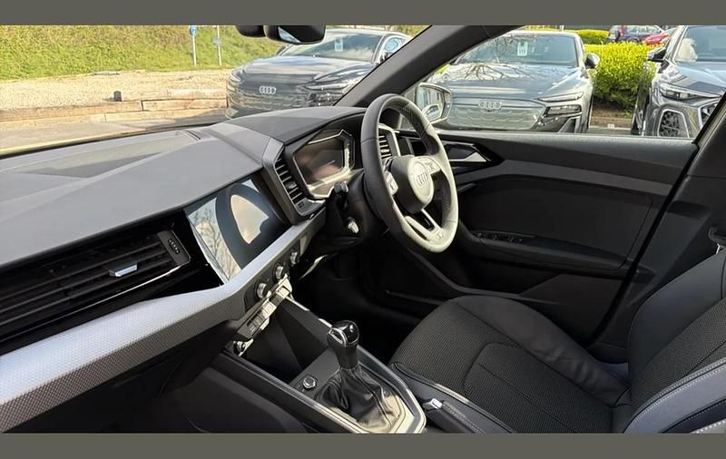 Begagnad Audi A1 S-Line 147 HK (108 kW) 2025 Grå SUV