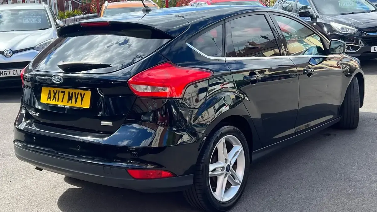 Used Ford Focus Titanium 100 HP (73 kW) 2017 Black Hatchback