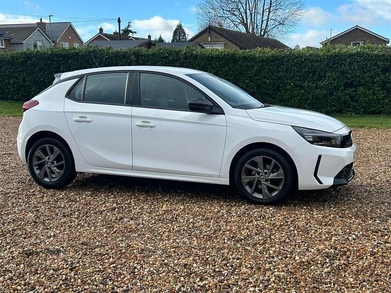 Used Vauxhall Corsa Design Edition 75 HP (55 kW) 2024 White Hatchback
