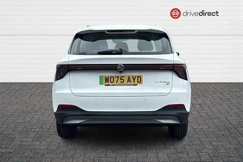 Used MG MG5 EV SE 169 kW (231 HP) 2026 White Estate