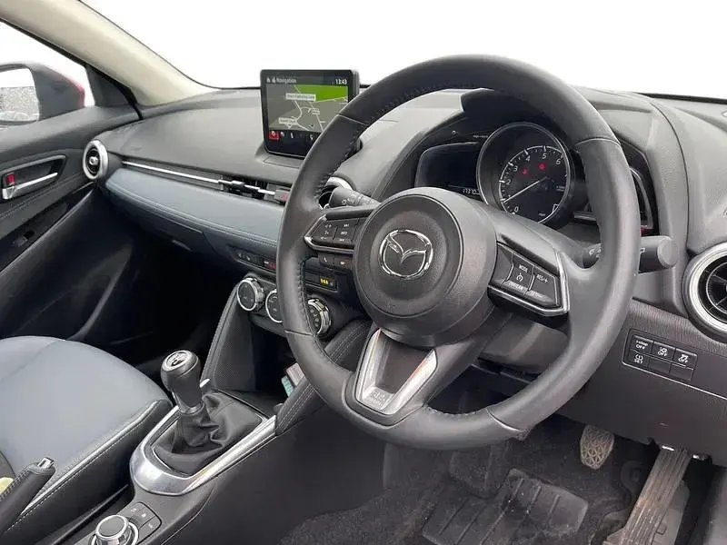 Używany Mazda 2 Inclusive 2023 Czerwony Hatchback