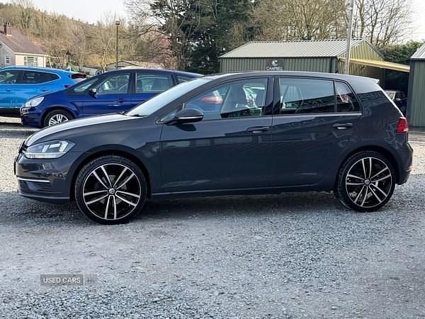 Used VW Golf VII SE 115 HP (84 kW) 2017 Grey Hatchback