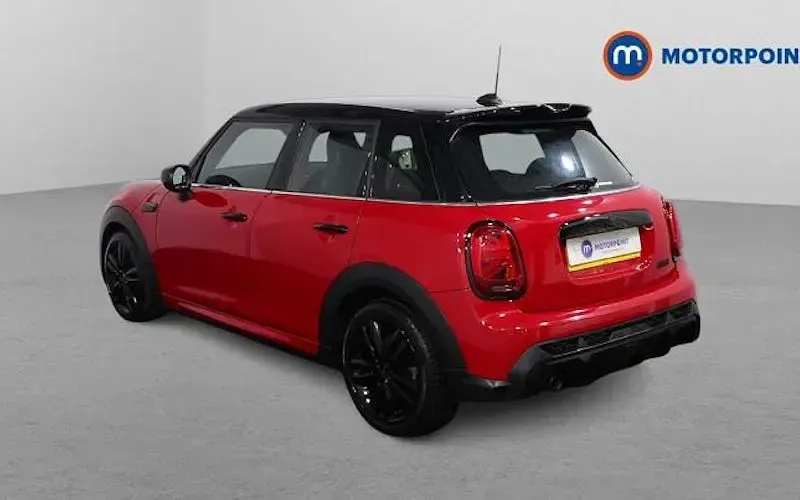 Used Mini Cooper Hatch 136 HP (100 kW) 2022 Red Hatchback