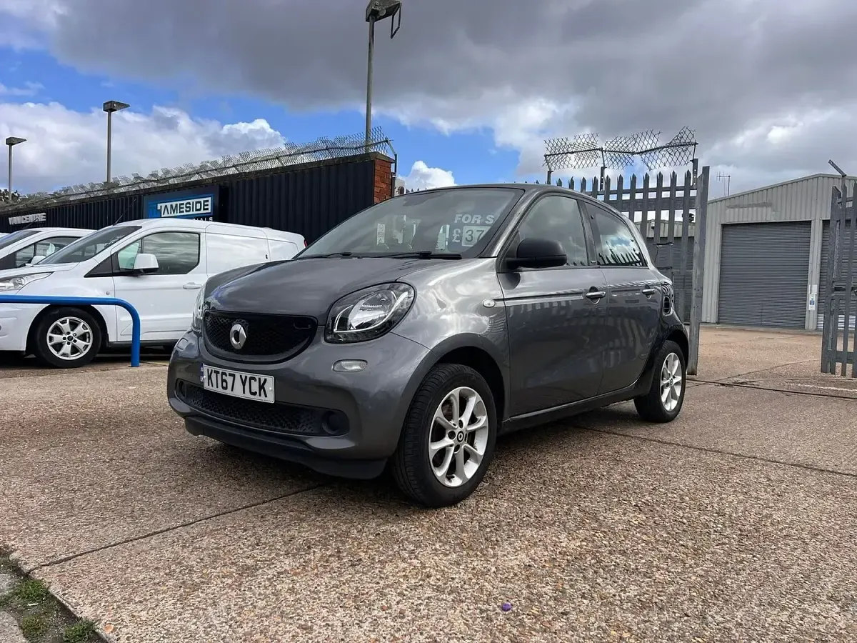 Used Smart ForFour Passion 71 HP (52 kW) 2018 Black Hatchback