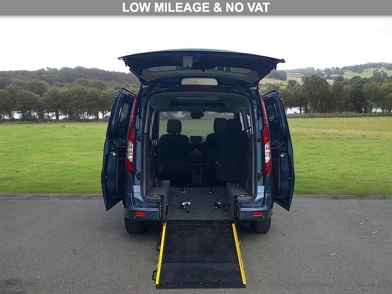 Used Ford Grand Tourneo Connect Titanium 120 HP (88 kW) 2020 Blue MPV