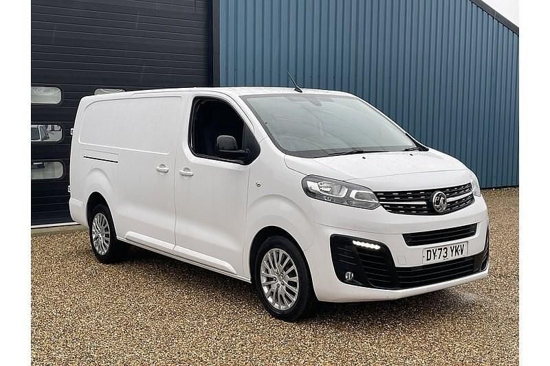 Used Vauxhall Vivaro 100 HP (73 kW) 2023 White MPV