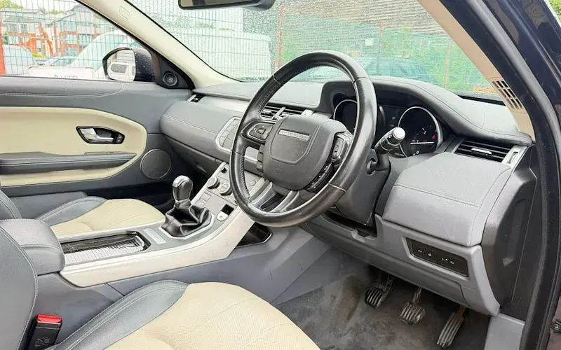 Used Land Rover Range Rover evoque SE 150 HP (110 kW) 2017 Blue SUV