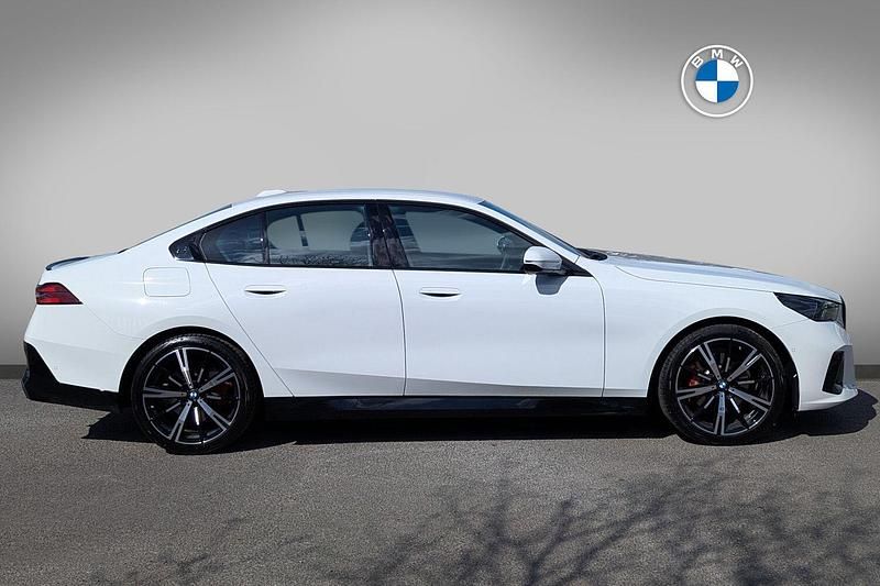 Used BMW 520 M Sport 205 HP (150 kW) 2025 White