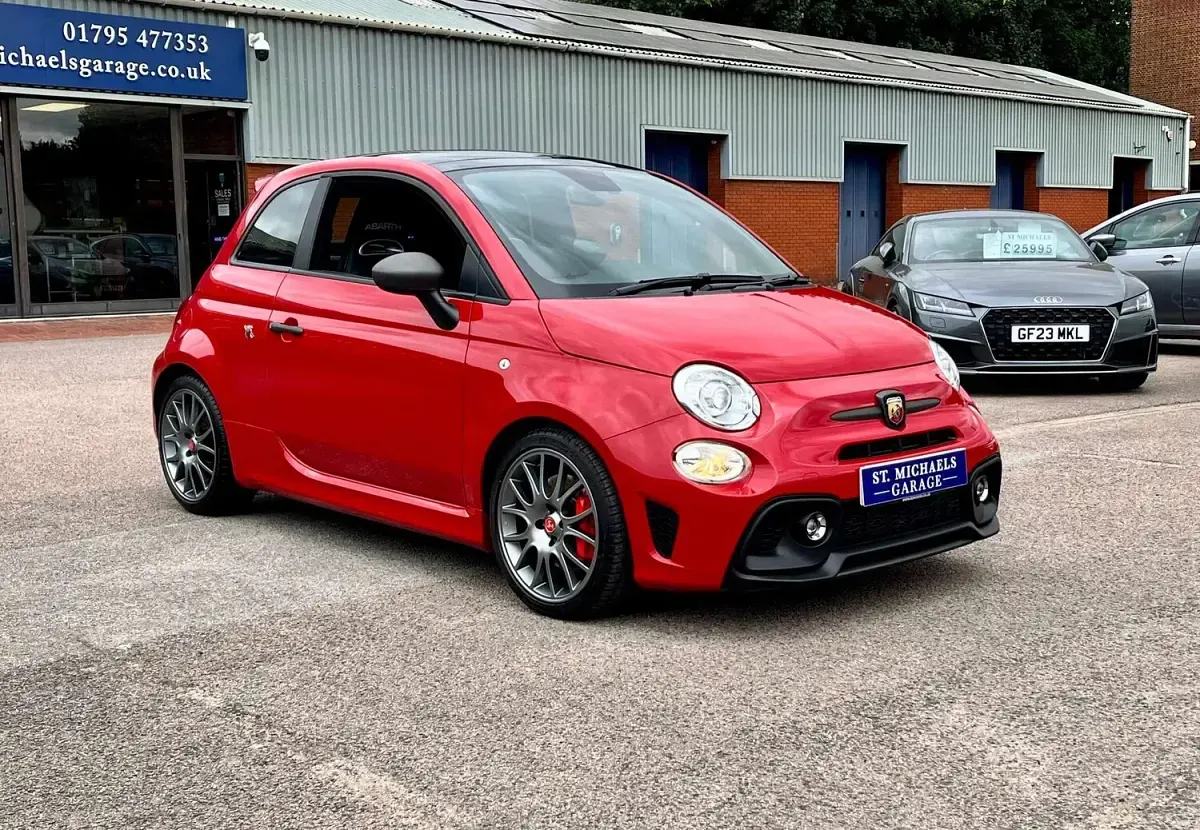 Used Abarth 695 180 HP (132 kW) 2022 Red Hatchback