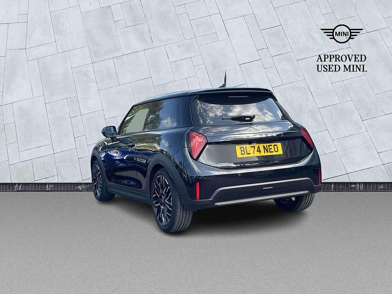 Używany Mini Cooper S Hatch 201 KM (147 kW) 2024 Czarny Hatchback