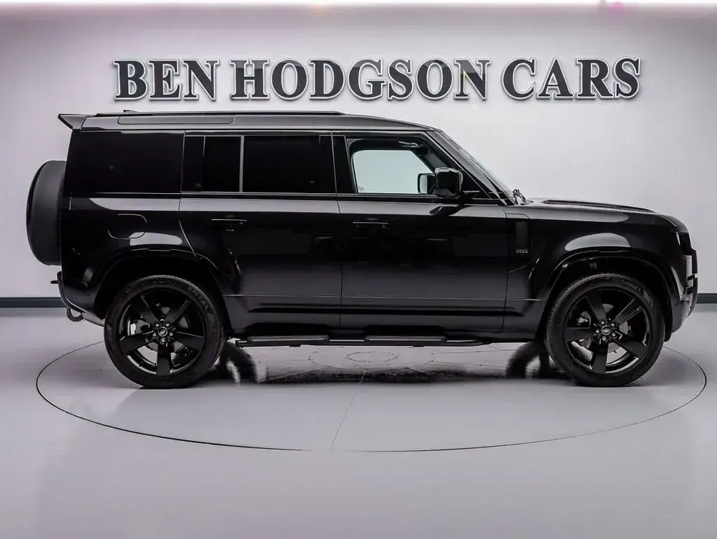 New Land Rover Defender HSE Dynamic 2026 Black SUV