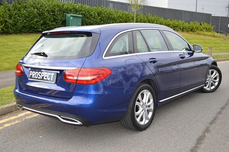 Used Mercedes C200 184 HP (135 kW) 2016 Brilliant blue metallic Estate