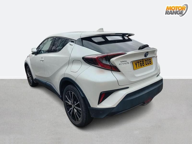 Used Toyota C-HR 122 HP (89 kW) 2018 White SUV