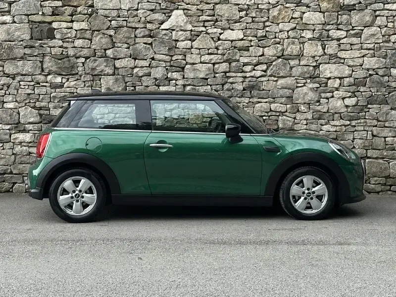 Used Mini Cooper Classic 134 HP (98 kW) 2022 Green Hatchback