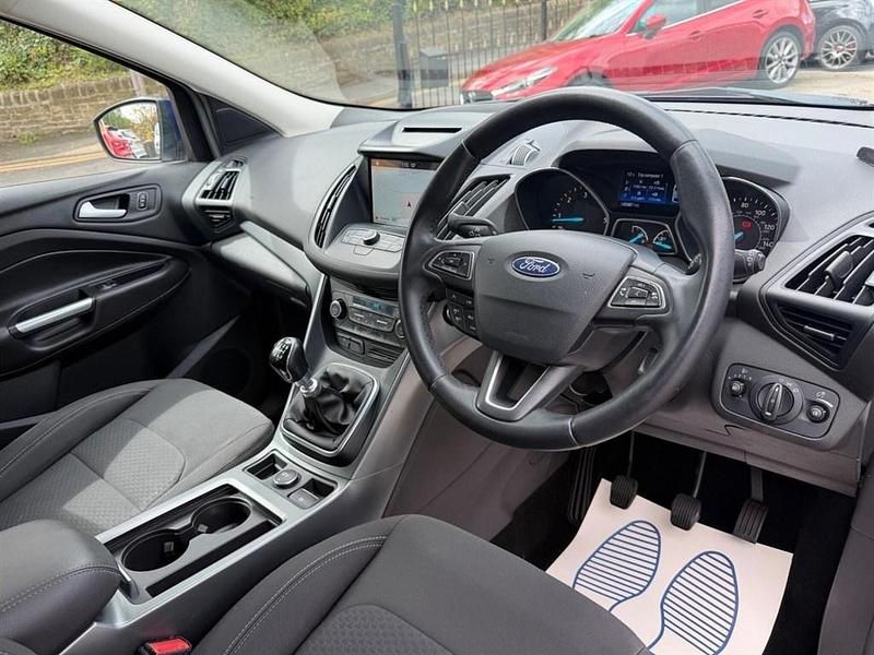 Used Ford Kuga Zetec 120 HP (88 kW) 2017 Blue SUV