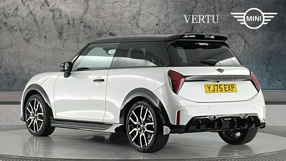 Used Mini Cooper S Hatch 201 HP (147 kW) 2025 White Hatchback