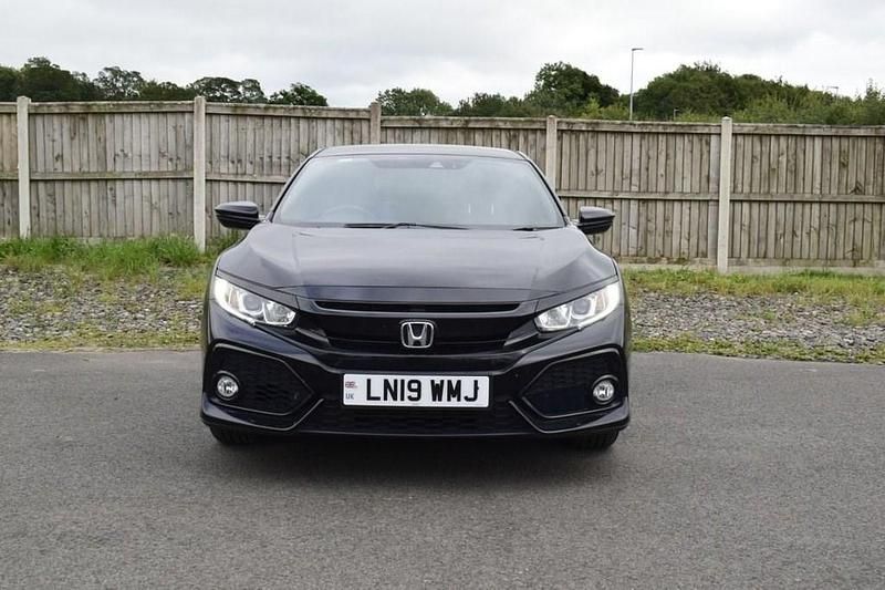 Begagnad Honda Civic SR 126 HK (92 kW) 2019 Svart Halvkombi