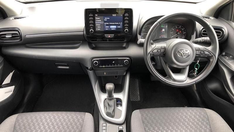 Used Toyota Yaris Hybrid 114 HP (83 kW) 2023 White