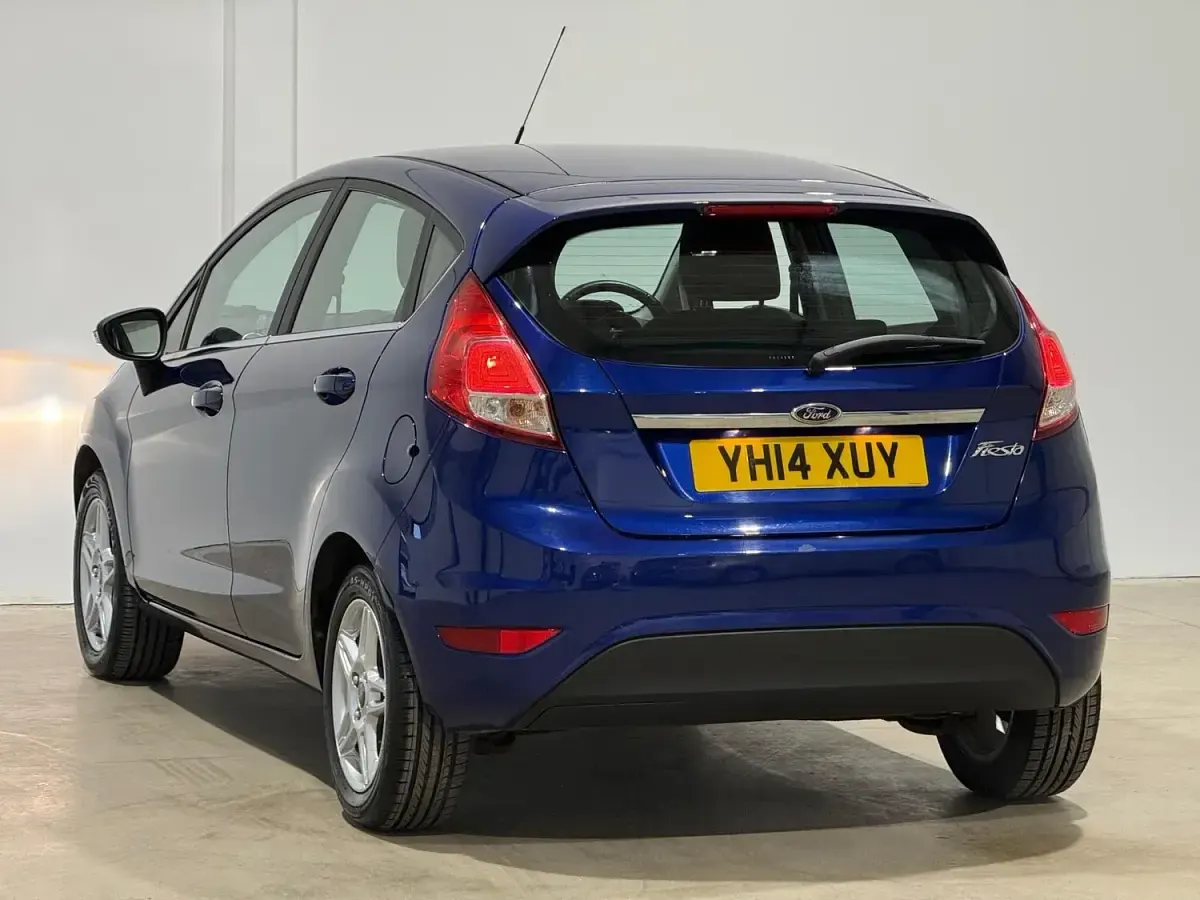 Used Ford Fiesta Zetec 82 HP (60 kW) 2014 Blue Hatchback