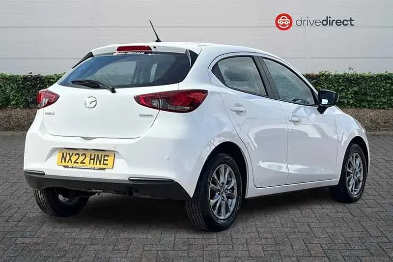 Used Mazda 2 75 HP (55 kW) 2022 White Hatchback
