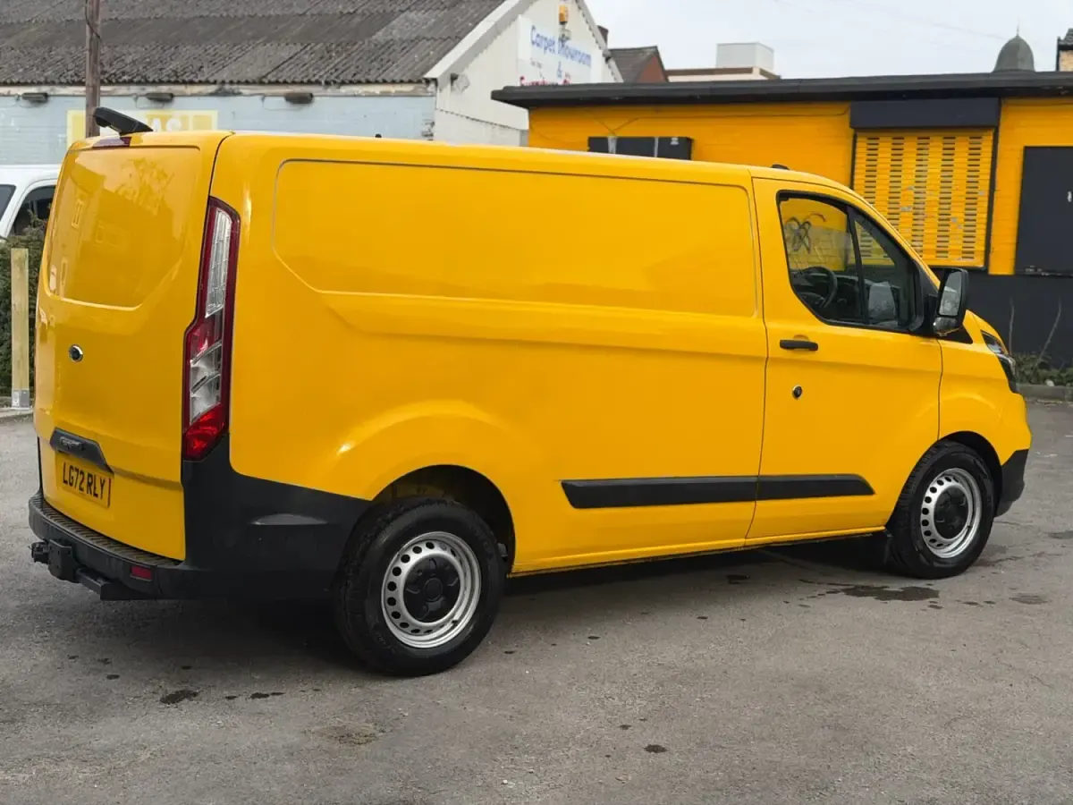 Begagnad Ford Transit Custom 130 HK (95 kW) 2022 Gul Van