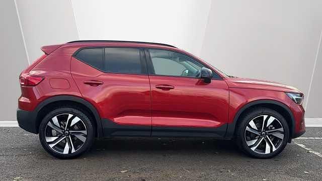 Used Volvo XC40 Ultra 197 HP (144 kW) 2025 Red SUV