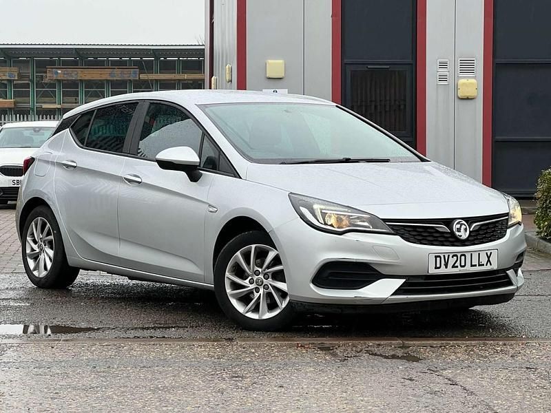 Second-hand Vauxhall Astra Business Edition 2020 Argintiu Hatchback