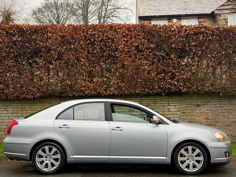 Used Toyota Avensis 2009 Silver Hatchback