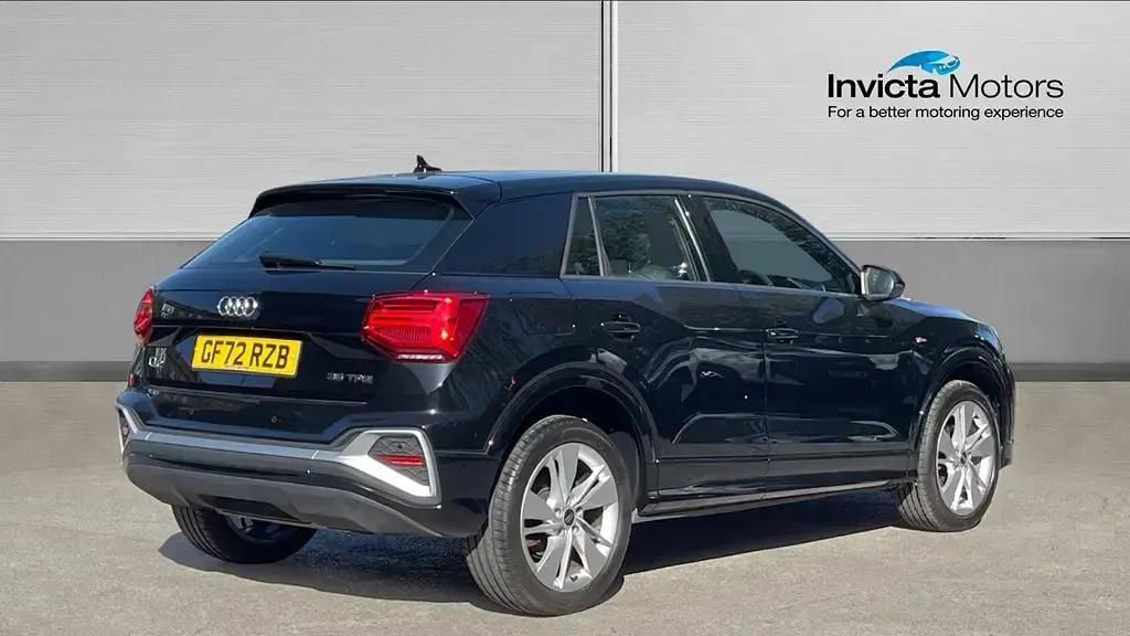 Begagnad Audi Q2 S-Line 150 HK (110 kW) 2022 Svart SUV