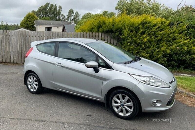 Silver Used 2009 Ford Fiesta Zetec Hatchback | £1,399 (Super price) - Image 1/1