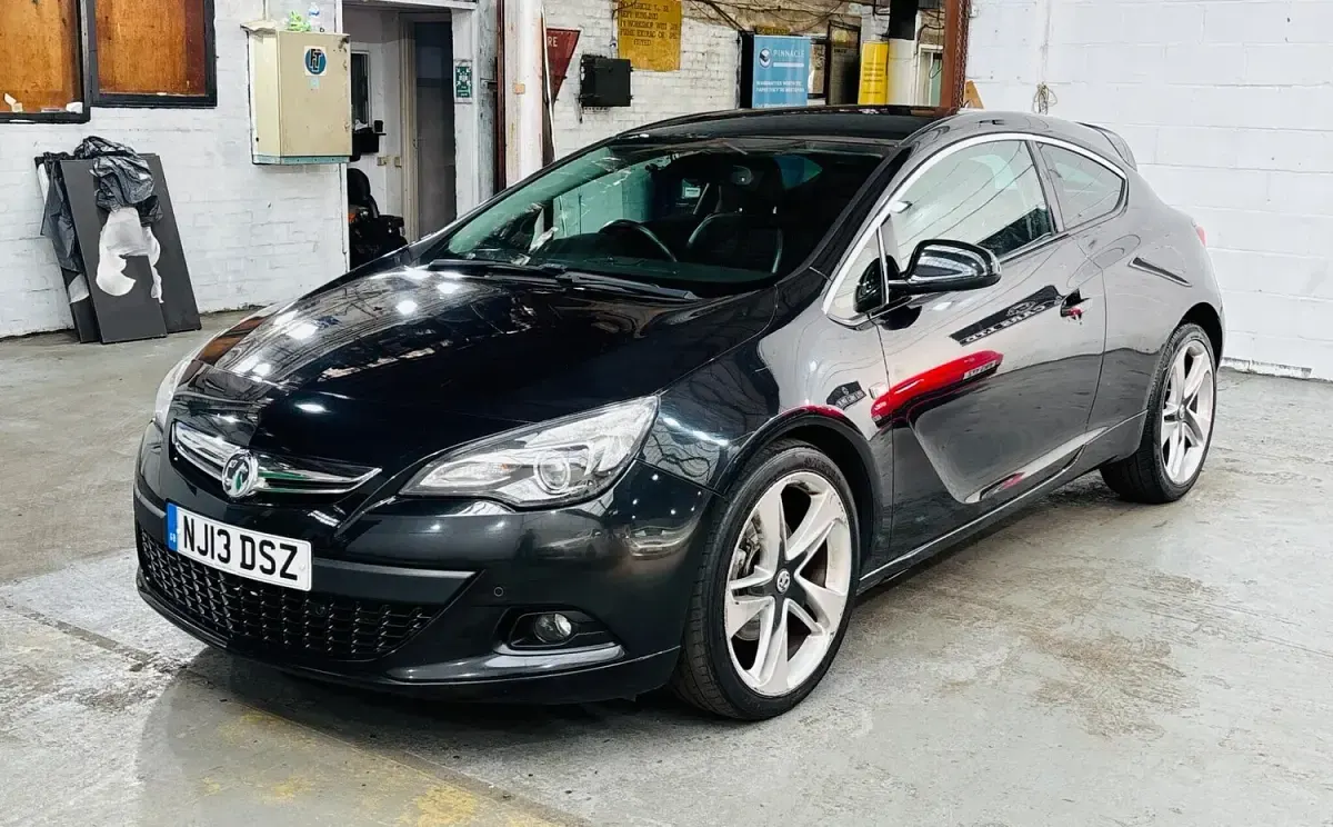 Used Vauxhall Astra GTC SRi 2013 Black Hatchback