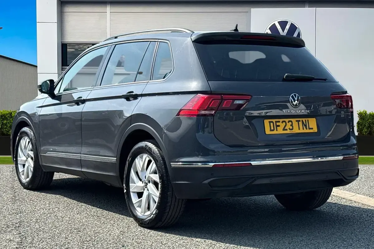 Used VW Tiguan Life 150 HP (110 kW) 2023 Grey SUV