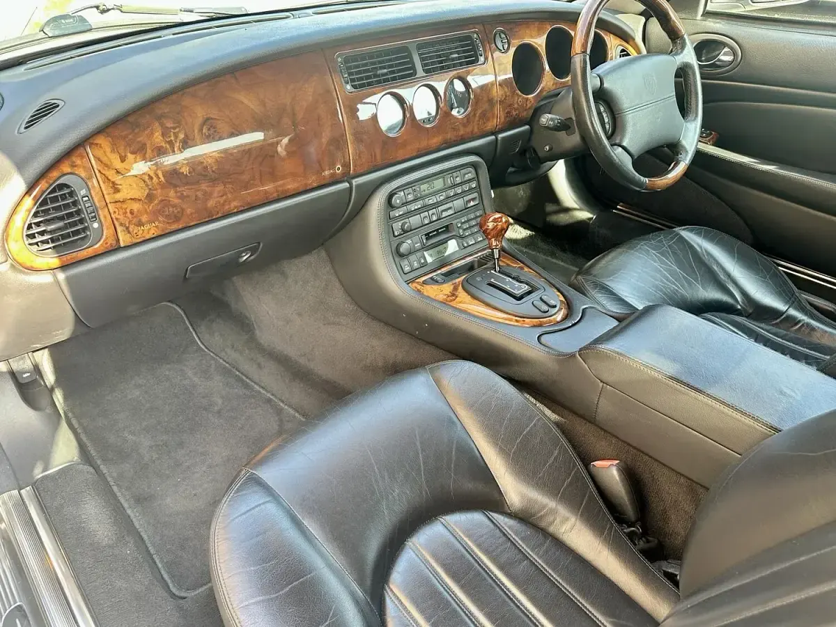 Used Jaguar XK8 290 HP (213 kW) 2001 Silver Cabriolet