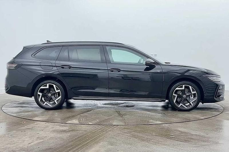 Used VW Passat R-line 272 HP (200 kW) 2025 Black Estate