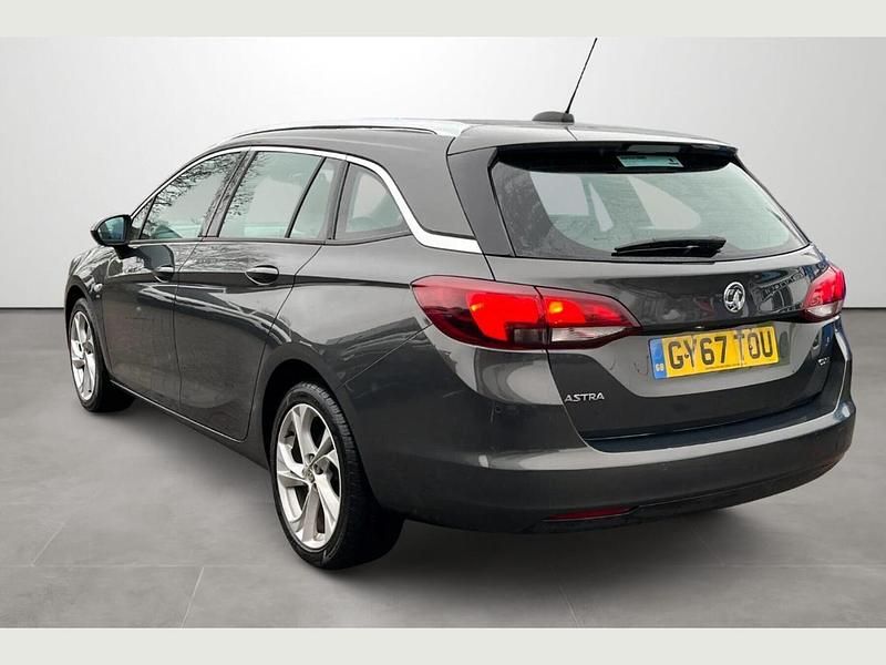 Used Vauxhall Astra SRi 134 HP (98 kW) 2017 Grey Estate