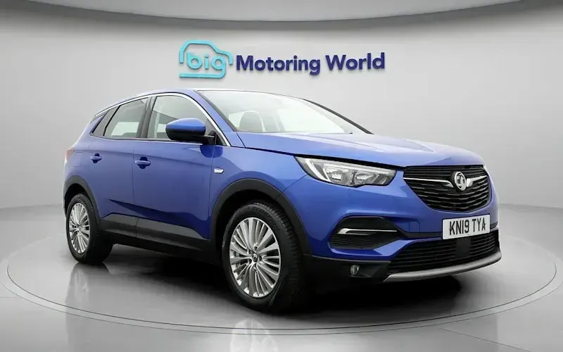 Used Vauxhall Grandland X S 131 HP (96 kW) 2019 Blue SUV