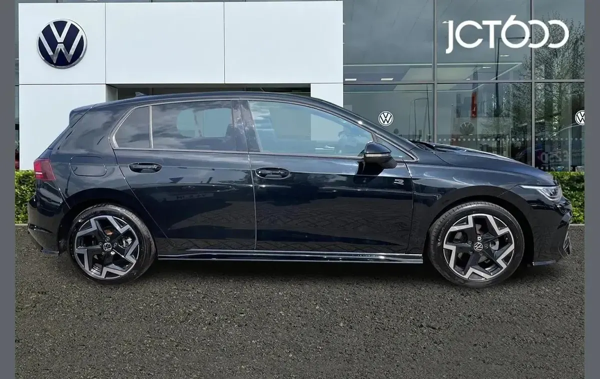 Used VW Golf VIII R-line 147 HP (108 kW) 2025 Black Hatchback