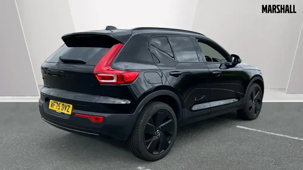 Usado Volvo XC40 Plus 197 HP (144 kW) 2025 Preto SUV